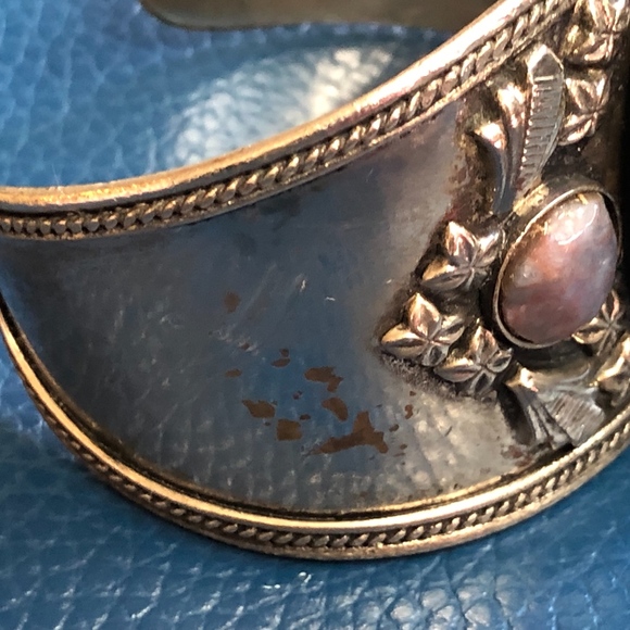 Vintage cuff bracelet - Picture 8 of 8